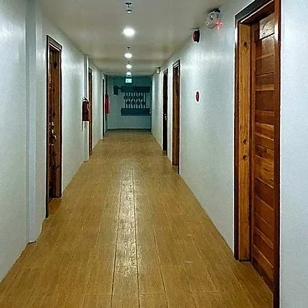 Rudhil\'S Place Hotel And Dormitory