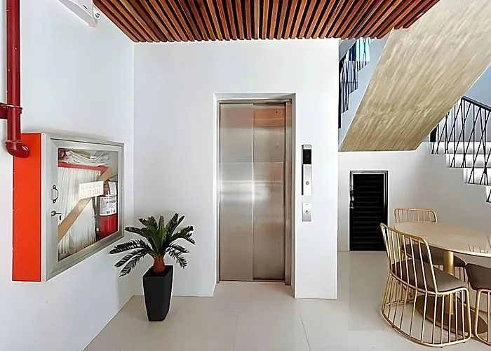 Rudhil's Place And 5*